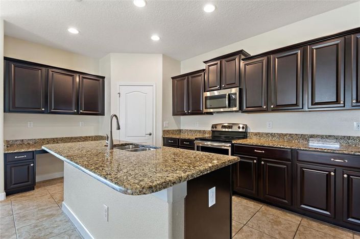 Image No.20-3 Bed House for sale