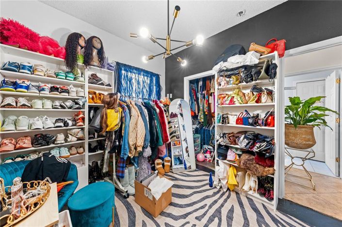 Image No.25-4 Bed House for sale