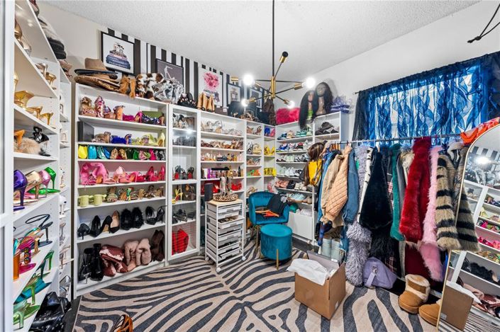 Image No.26-4 Bed House for sale