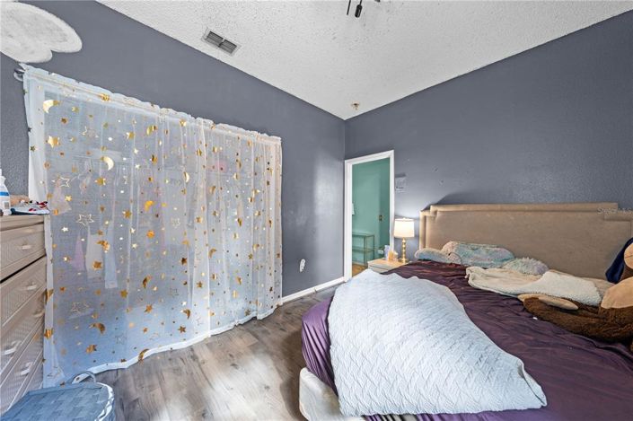 Image No.41-4 Bed House for sale