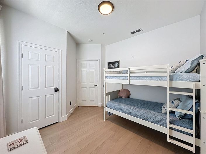 Image No.25-3 Bed Apartment for sale