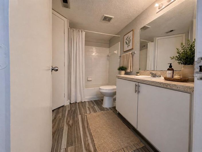 Image No.16-2 Bed Apartment for sale