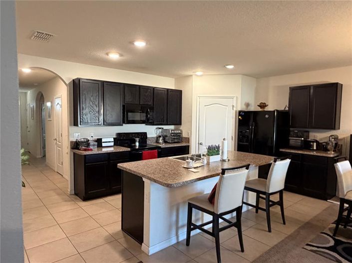 Image No.12-4 Bed House for sale