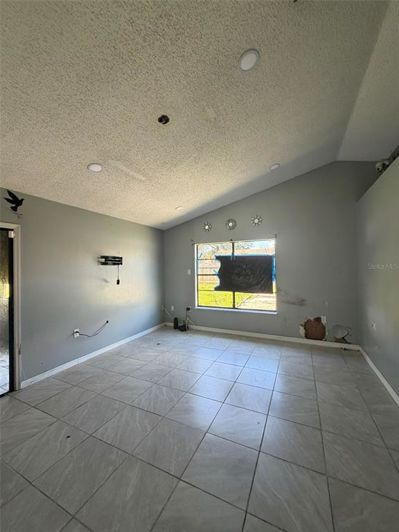 Image No.12-4 Bed House for sale