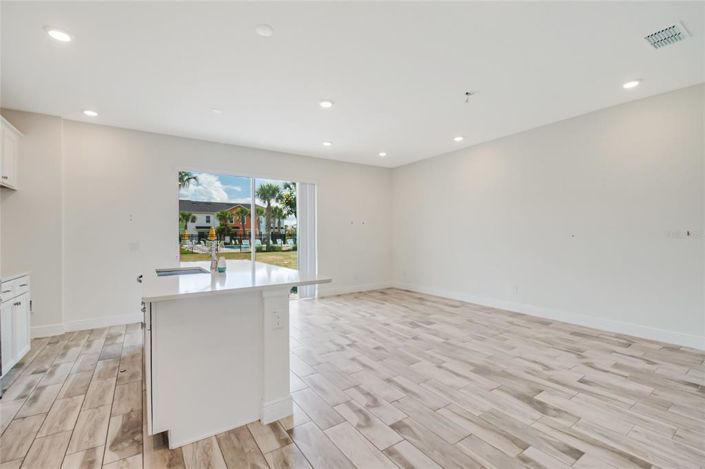 Image No.13-3 Bed Townhouse for sale