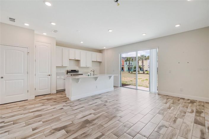 Image No.17-3 Bed Townhouse for sale