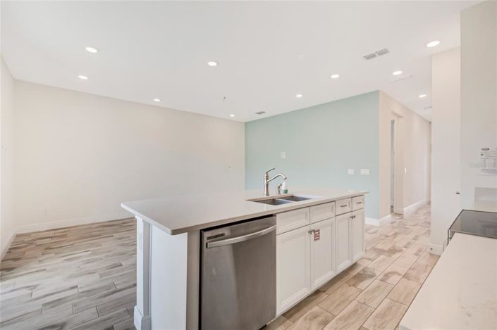 Image No.22-3 Bed Townhouse for sale