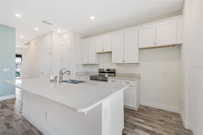 Image No.23-3 Bed Townhouse for sale