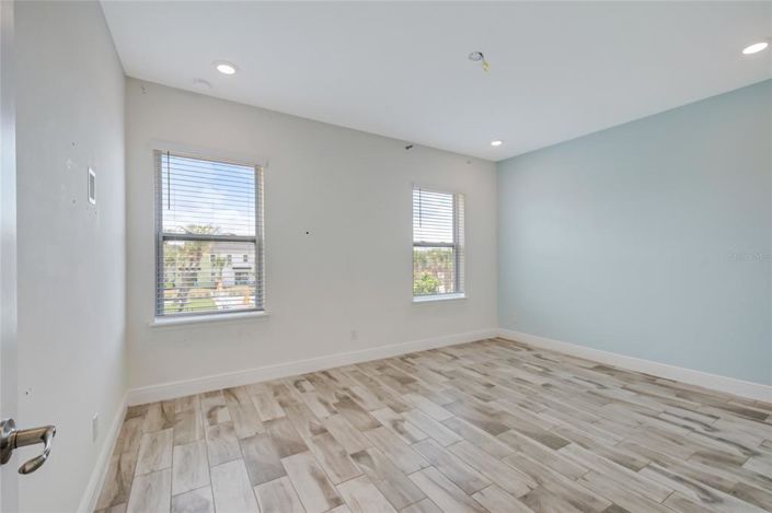 Image No.27-3 Bed Townhouse for sale