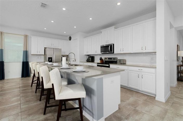 Image No.13-9 Bed House for sale