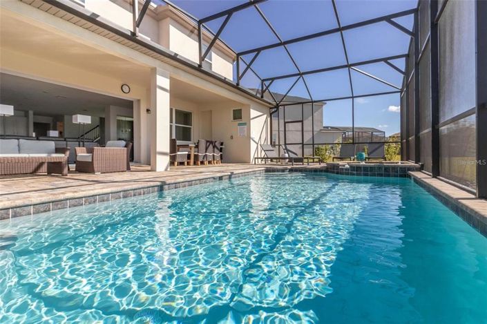 Image No.7-9 Bed House for sale