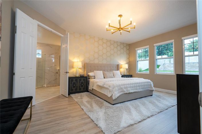 Image No.21-4 Bed House for sale