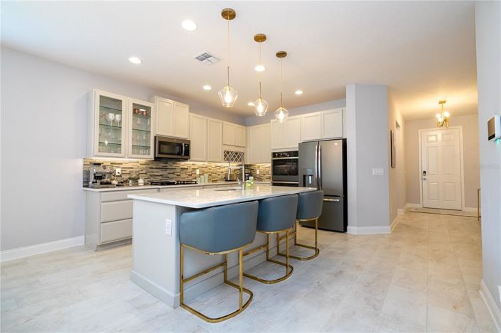 Image No.8-4 Bed House for sale