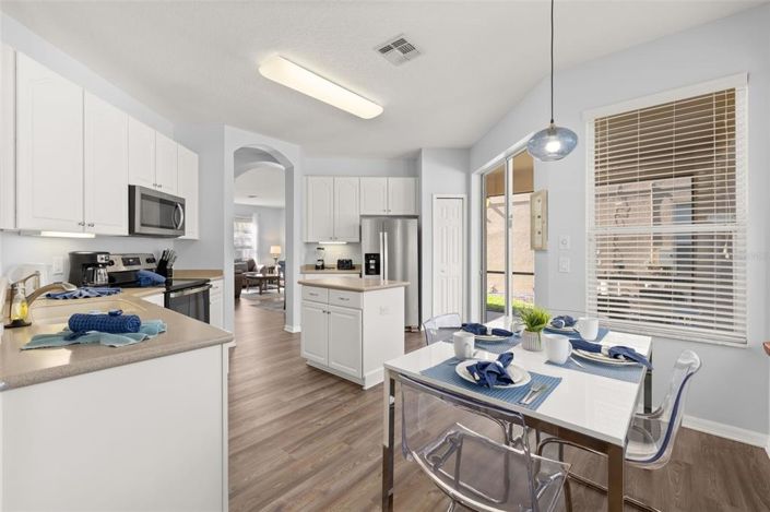 Image No.17-4 Bed House for sale