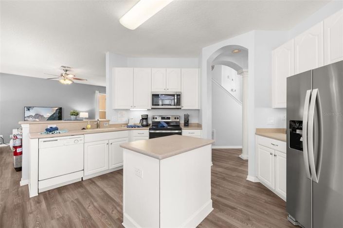 Image No.18-4 Bed House for sale