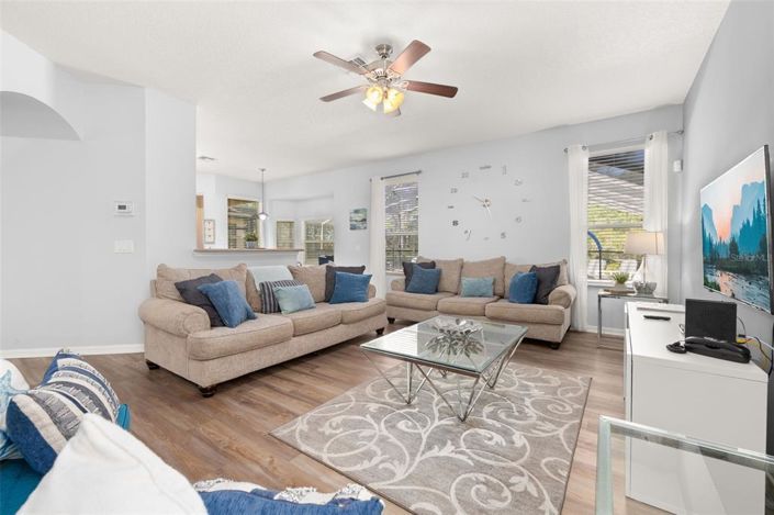 Image No.24-4 Bed House for sale