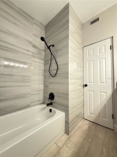 Image No.11-3 Bed House for sale