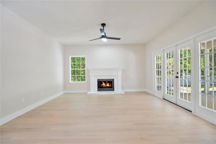 Image No.15-4 Bed House for sale