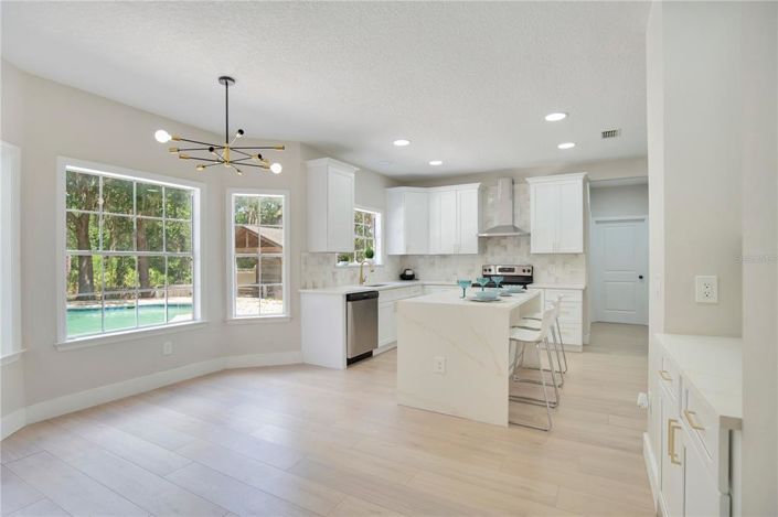 Image No.6-4 Bed House for sale