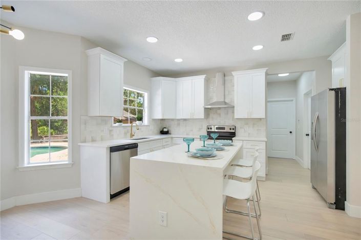 Image No.8-4 Bed House for sale