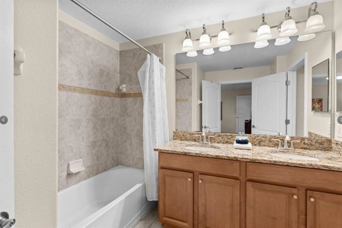 Image No.28-4 Bed Townhouse for sale