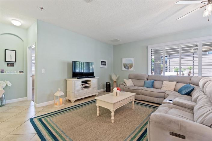 Image No.7-2 Bed House for sale