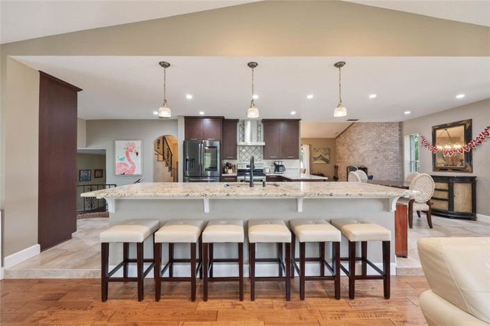 Image No.10-4 Bed House for sale