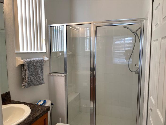 Image No.20-4 Bed House for sale