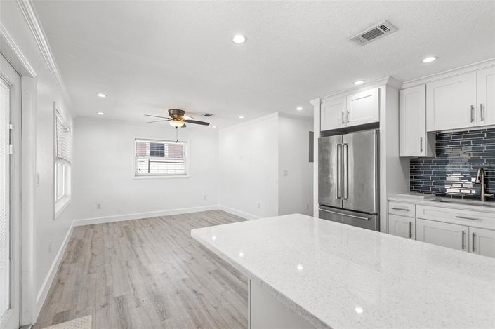 Image No.10-3 Bed House for sale