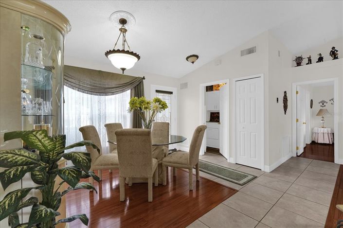 Image No.12-3 Bed House for sale