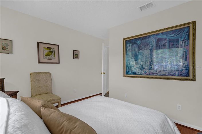 Image No.27-3 Bed House for sale