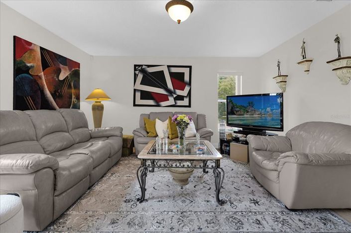 Image No.9-3 Bed House for sale