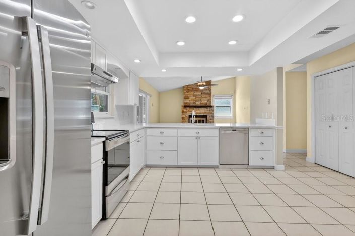 Image No.6-5 Bed House for sale