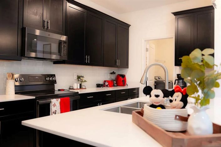 Image No.6-5 Bed House for sale