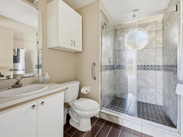 Image No.20-3 Bed Apartment for sale