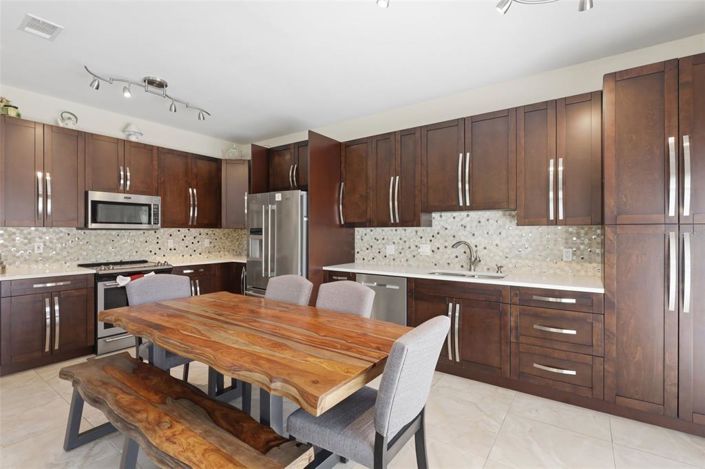 Image No.8-Maison de ville de 4 chambres à vendre à Saint John