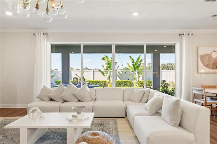 Image No.7-5 Bed House for sale