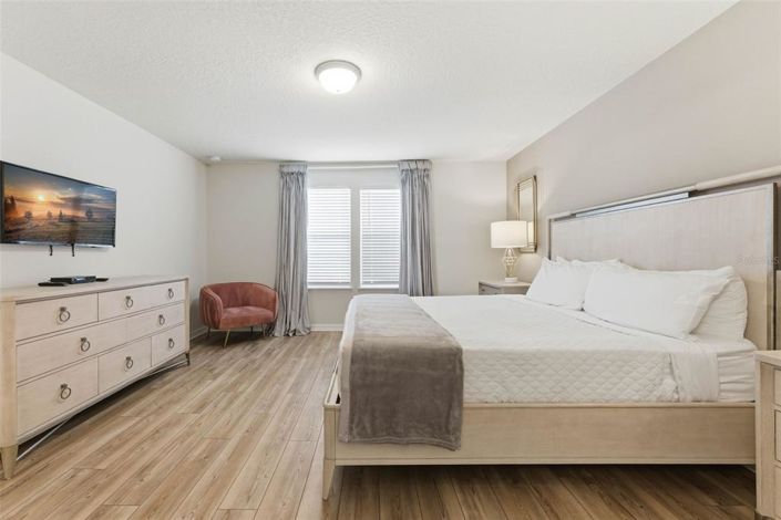 Image No.26-5 Bed House for sale