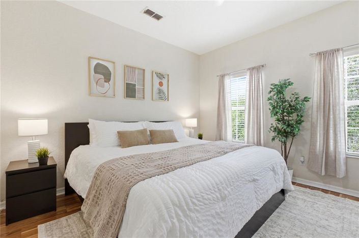 Image No.2-5 Bed Townhouse for sale