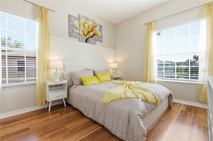 Image No.8-5 Bed Townhouse for sale