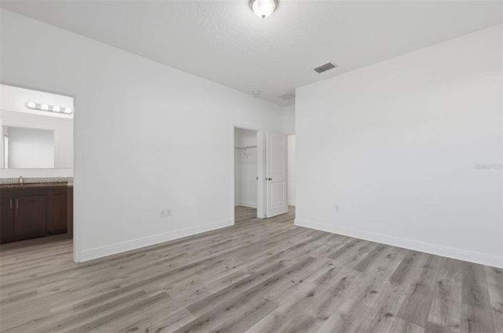Image No.24-4 Bed House for sale