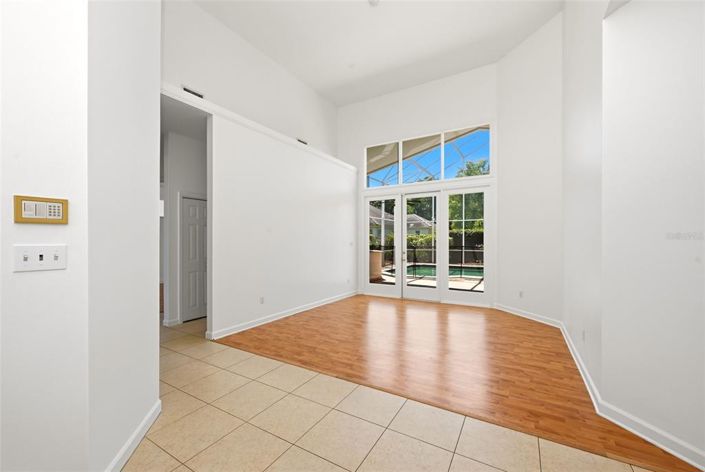 Image No.12-5 Bed House for sale