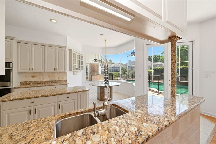 Image No.20-5 Bed House for sale