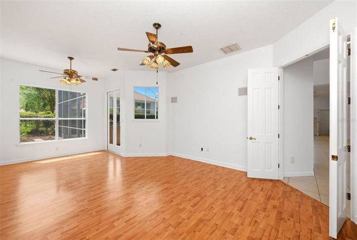 Image No.21-5 Bed House for sale