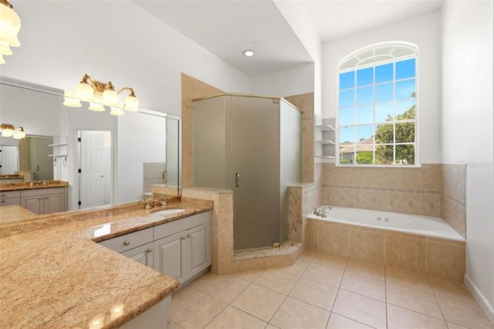 Image No.23-5 Bed House for sale