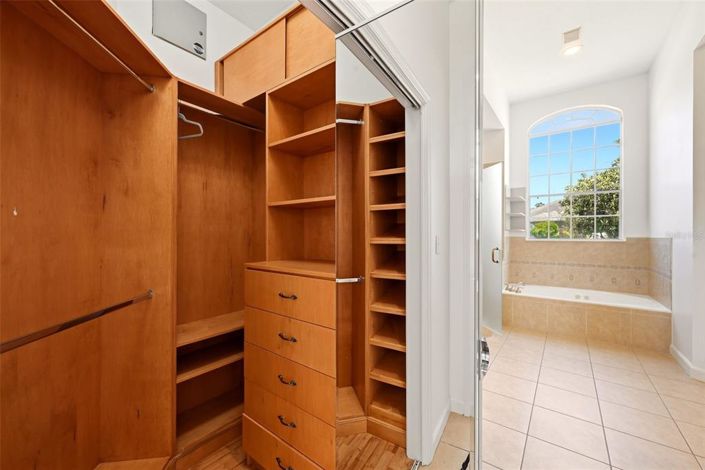 Image No.26-5 Bed House for sale