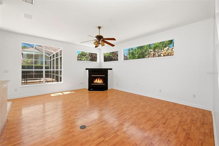 Image No.28-5 Bed House for sale