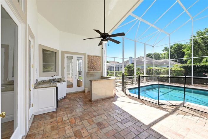 Image No.33-5 Bed House for sale