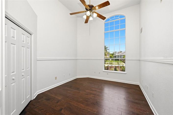 Image No.45-5 Bed House for sale