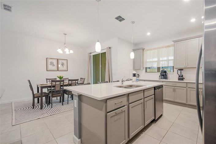 Image No.23-4 Bed Townhouse for sale